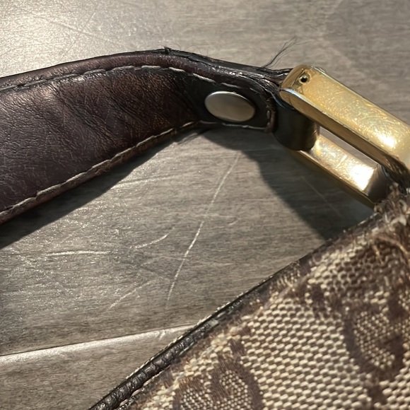 Gucci canvas should bag. - Picture 14 of 16